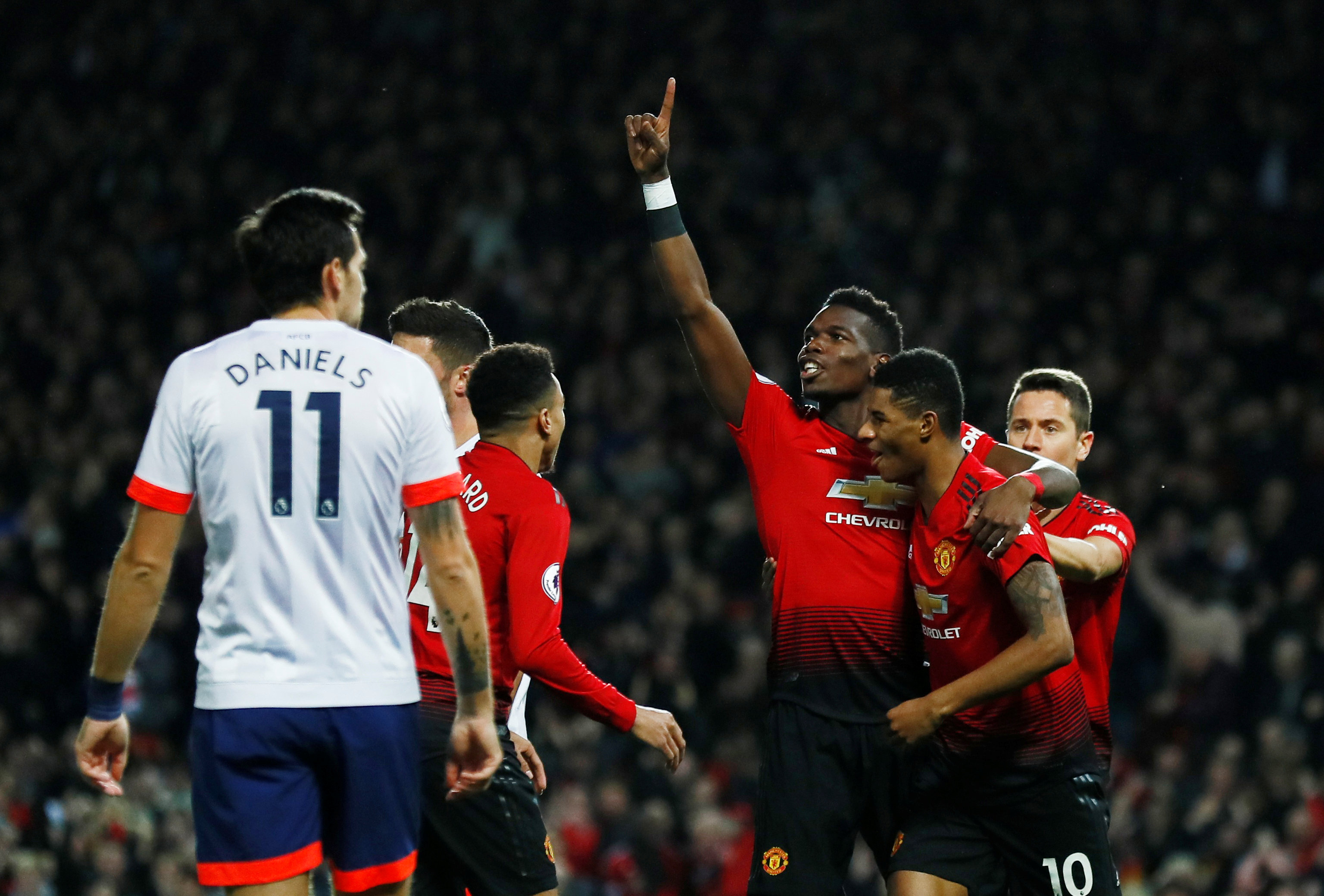 而拜仁目前 而拜仁目前