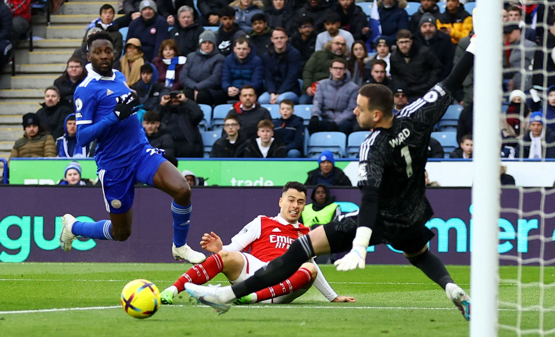 大比分击溃 大比分击溃