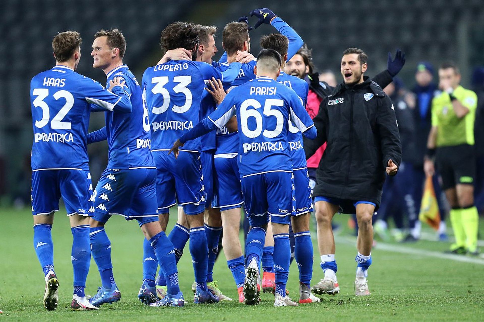 示国家青年 示国家青年